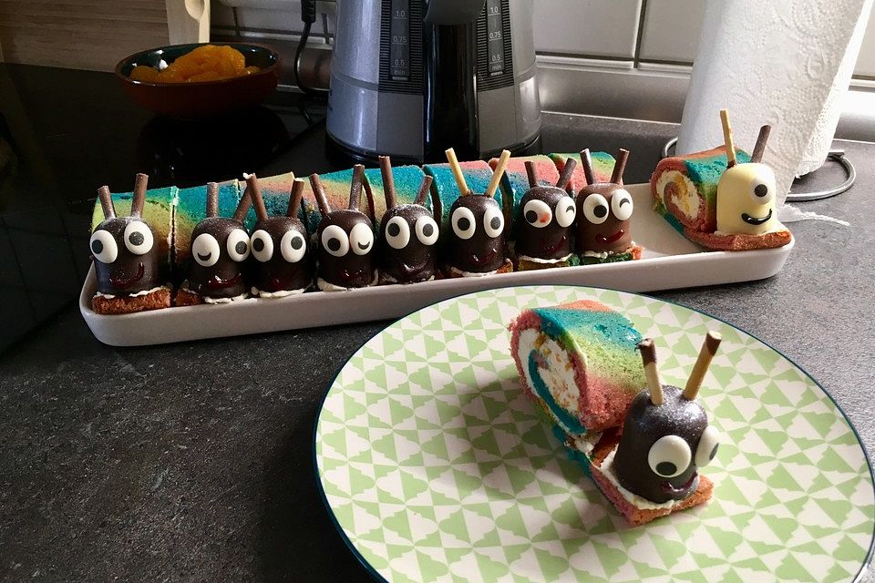 Regenbogen-Biskuit-Schnecken