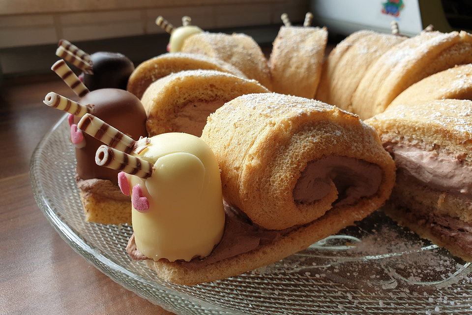 Regenbogen-Biskuit-Schnecken