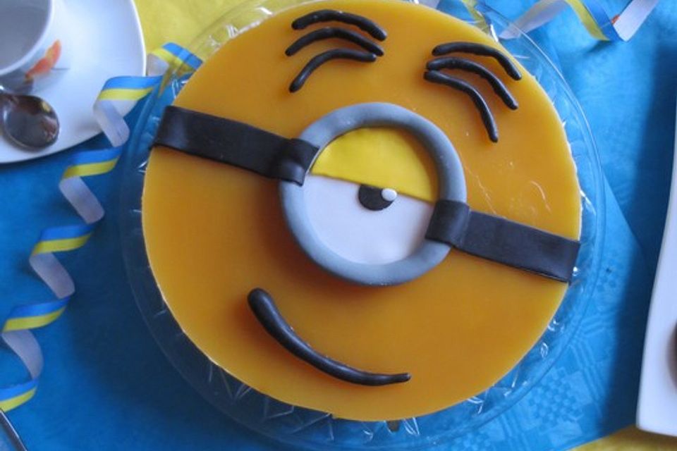 Minion-Sahne-Aprikosen-Torte