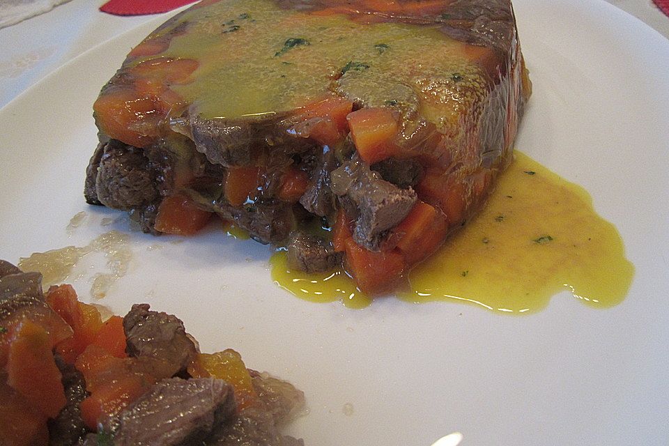 Mastbrucher Rindfleischterrine mit Estragon