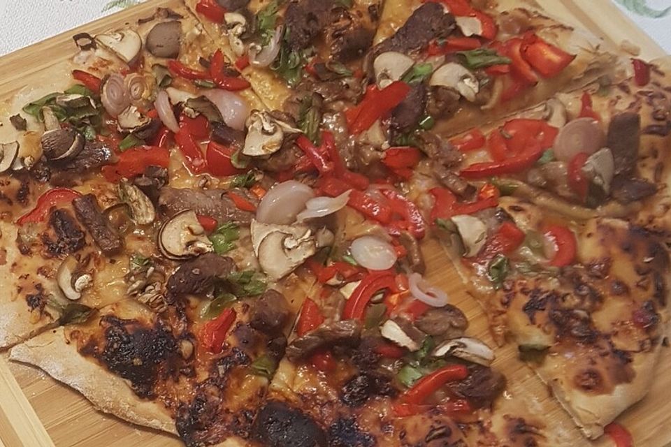 Asiatische Rindfleisch-Pizza