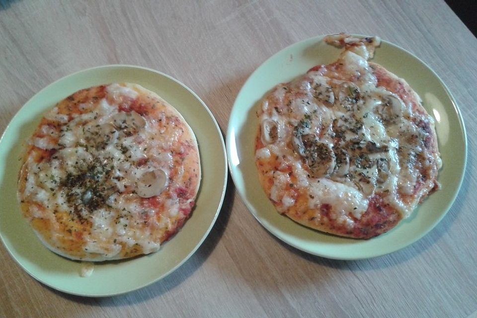 Pizzateig - schnell, einfach & lecker