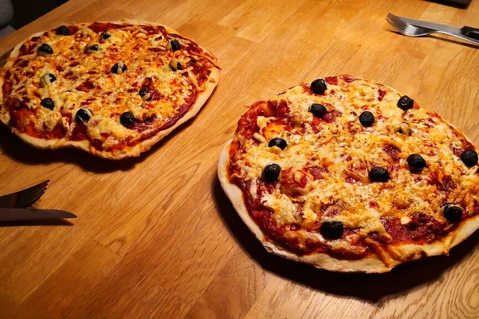 Pizzateig - schnell, einfach & lecker