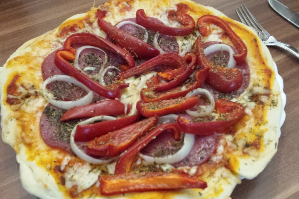 Pizzateig - schnell, einfach & lecker