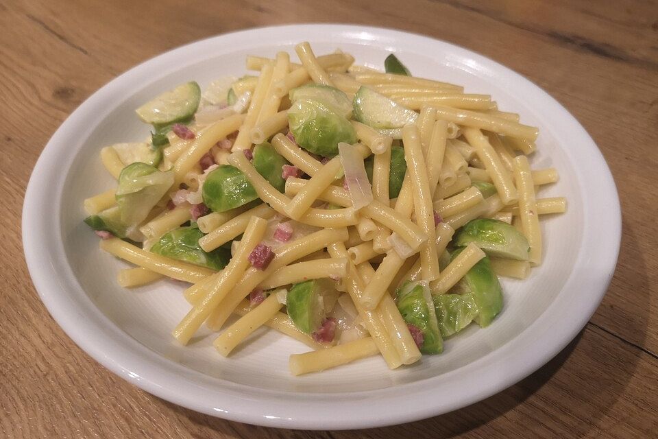 Pasta mit Rosenkohl-Carbonara