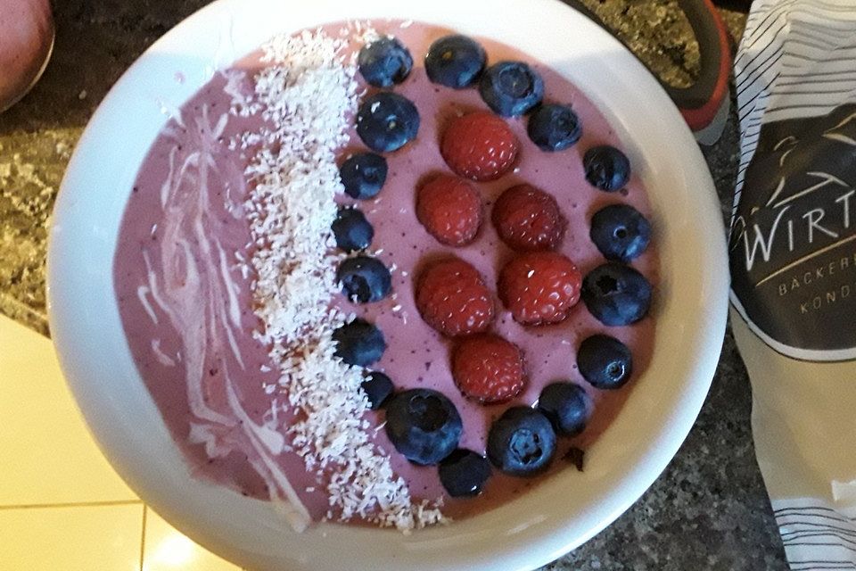 Fruchtige Smoothie Bowl