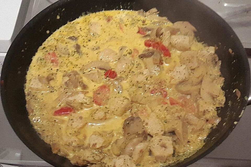 Putengeschnetzeltes in Curry-Milchsoße