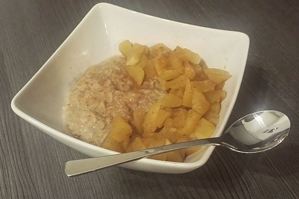 Porridge mit Apfel