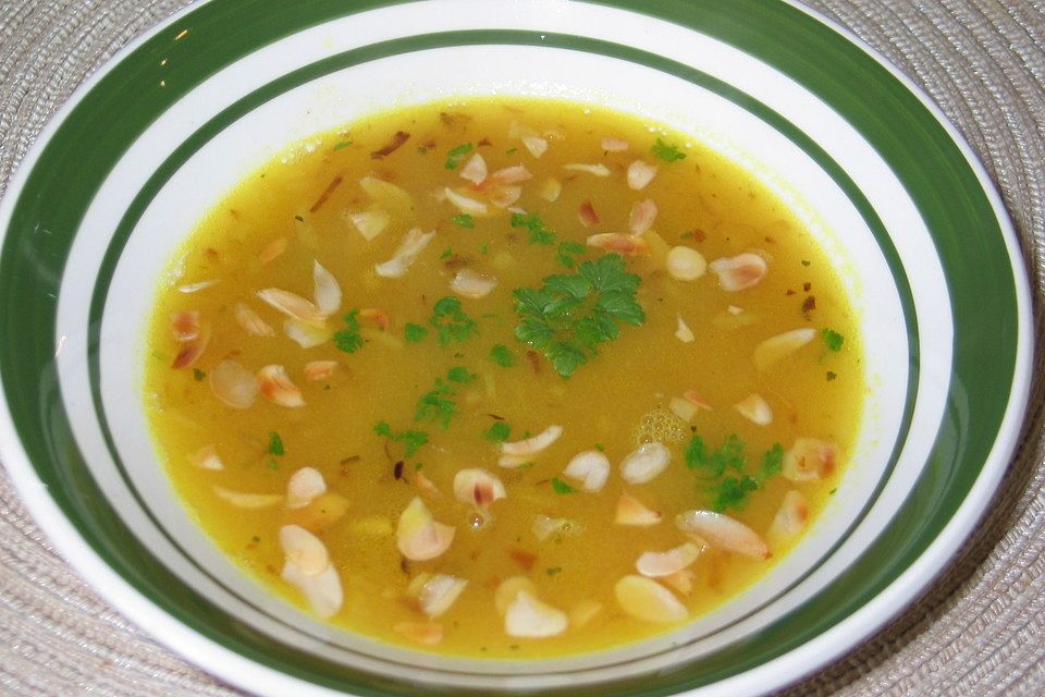 Curry-Mandel-Suppe