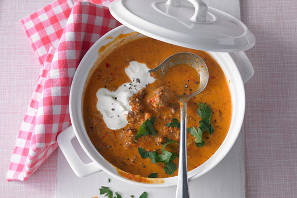 Ajvar-Suppe