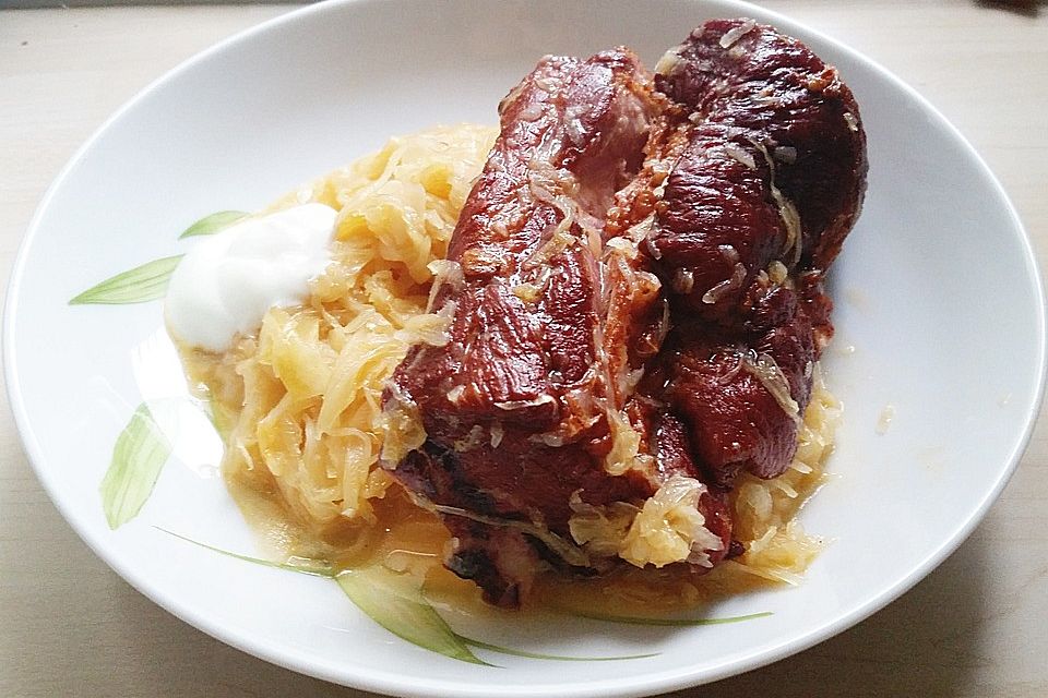 Ungarisches Sauerkraut mit Schweinefleisch