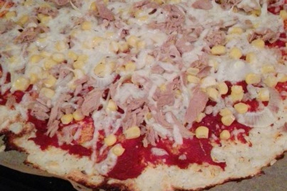 Pizza mit Blumenkohlteig