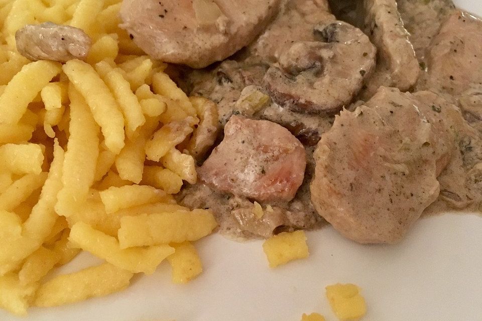 Puten-Rahmgeschnetzeltes mit Spätzle