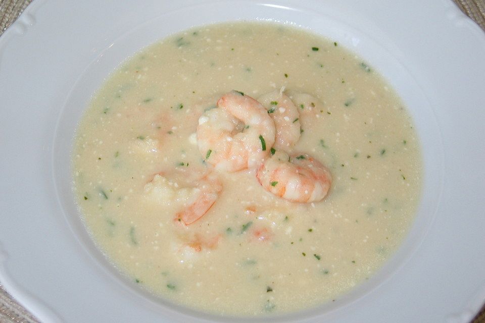 Kohlrabisüppchen mit Shrimps