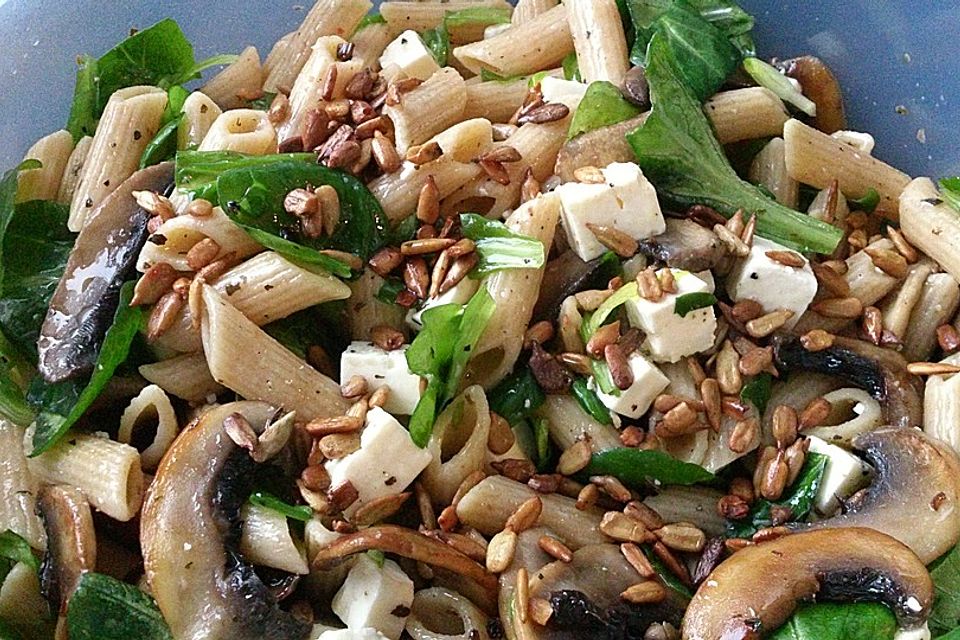 Champignon-Feta-Nudelsalat