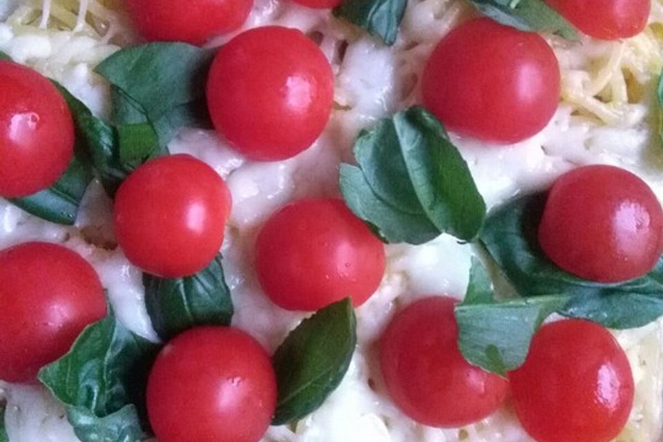 Spaghettipizza Tomate-Mozzarella