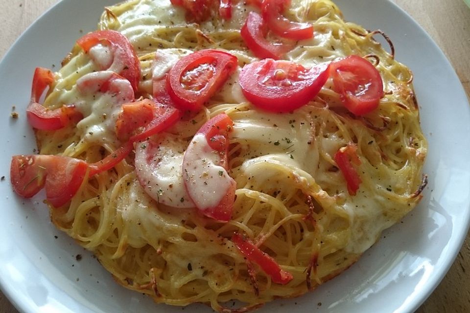 Spaghettipizza Tomate-Mozzarella