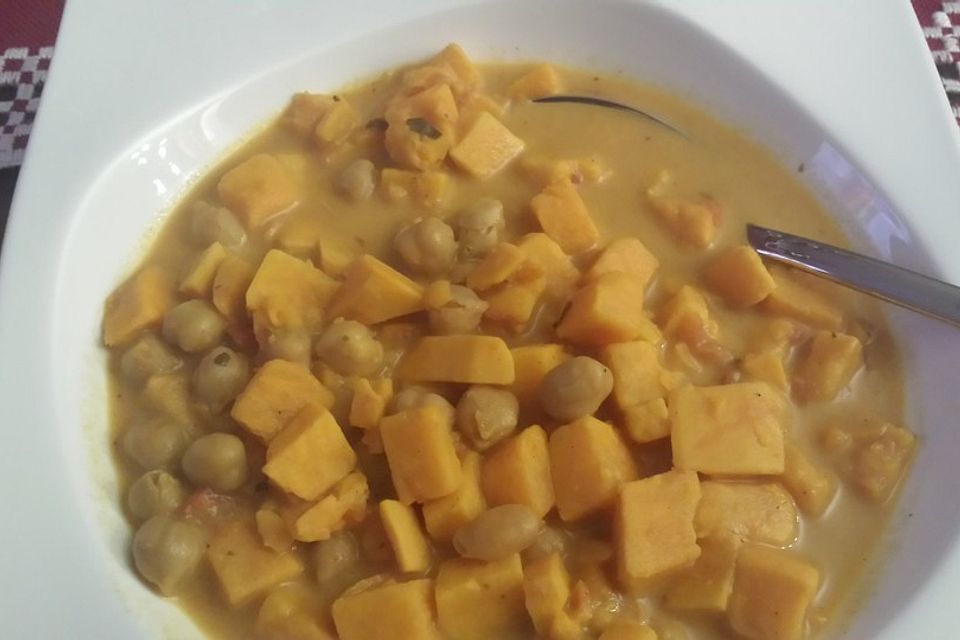 Süßkartoffel-Kichererbsen-Curry