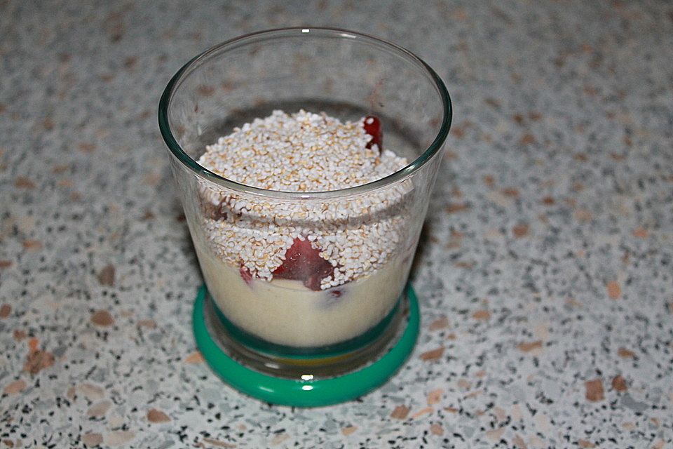 Vanille-Erdbeer-Amarant-Dessert