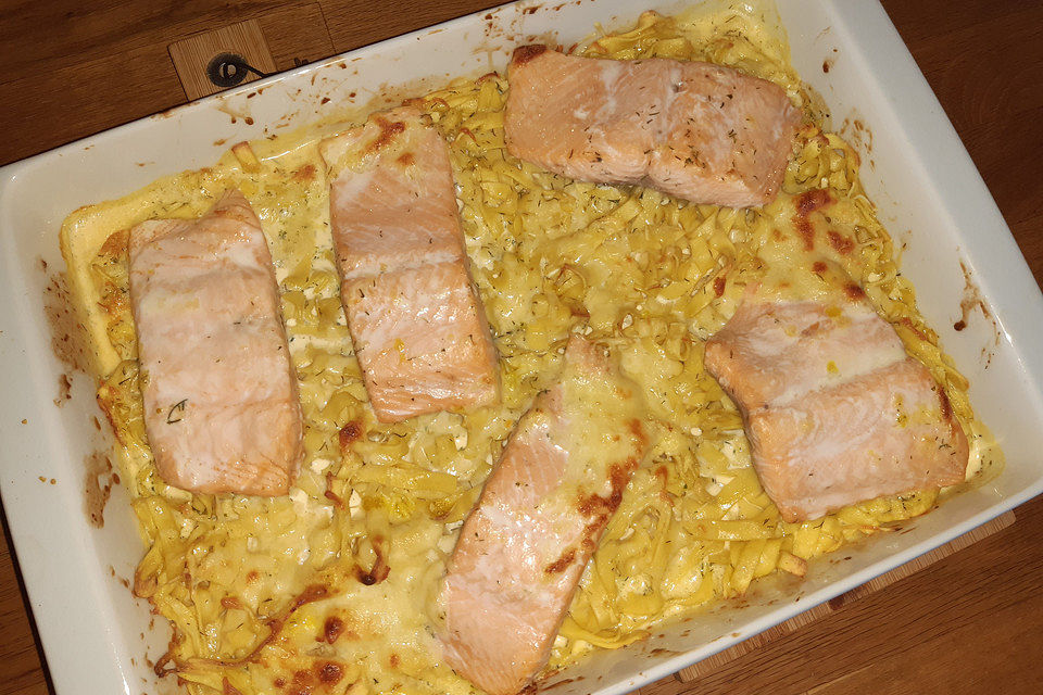 Nudelauflauf mit Lachs