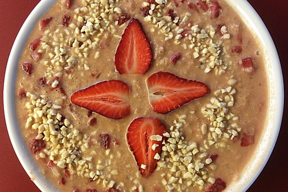 Oatmeal mit Erdbeeren