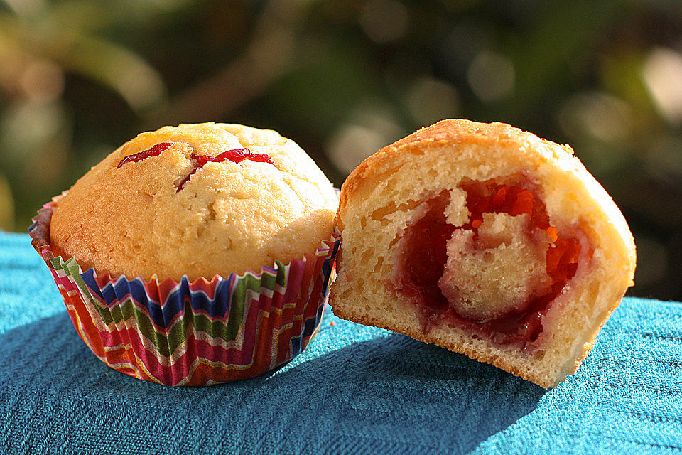 Fruchtige, saftige Marmeladen-Muffins