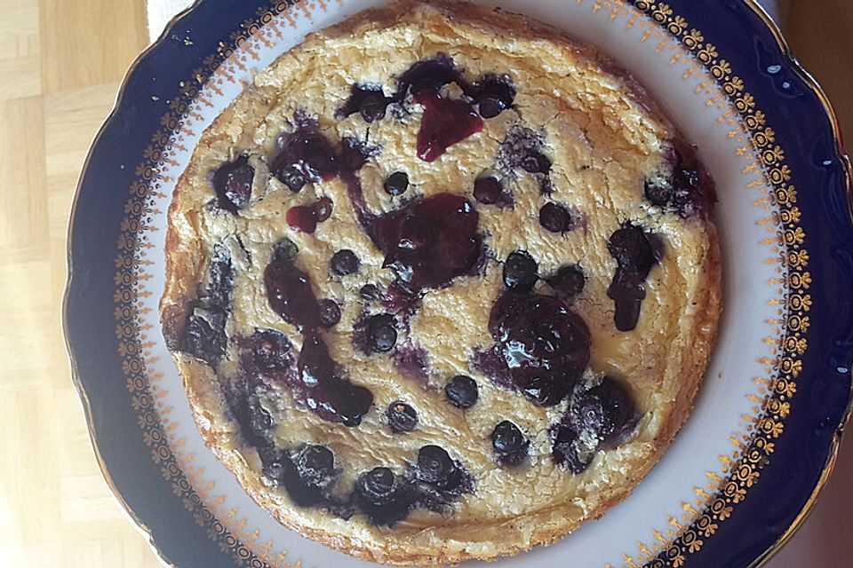 Ofenpfannkuchen mit Heidelbeeren