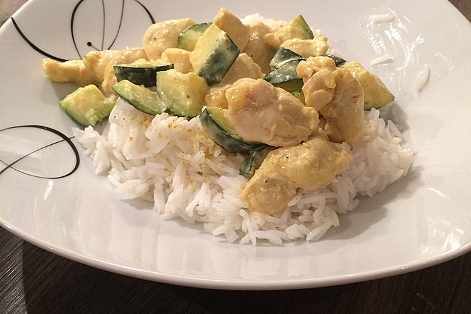 Curryhähnchen mit Zucchini