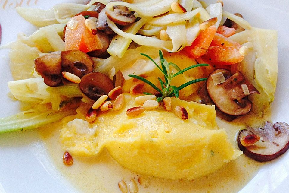 Polenta-Nocken mit Pilzragout