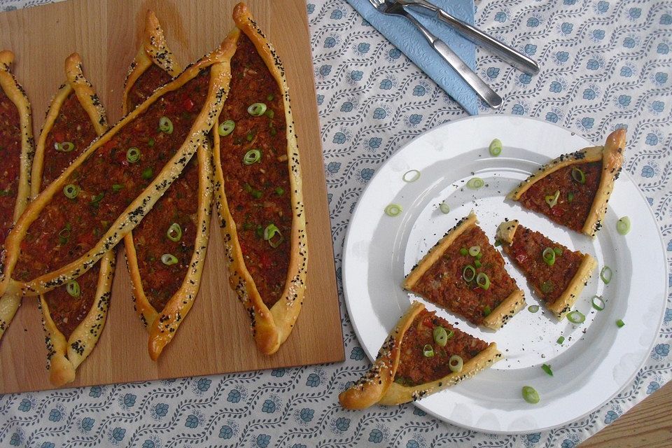 Kiymali Pide