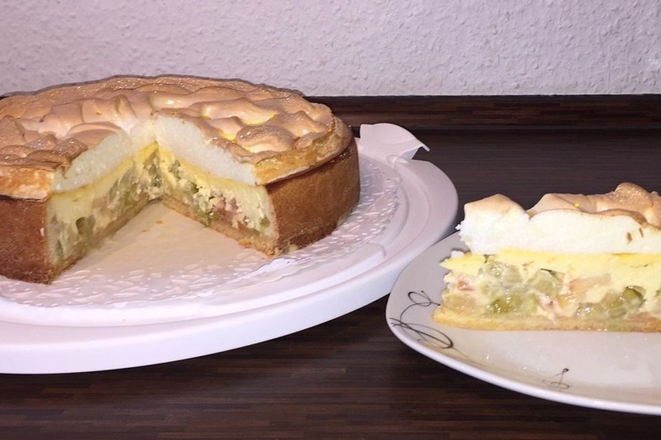 Rhabarberkuchen mit Eischnee