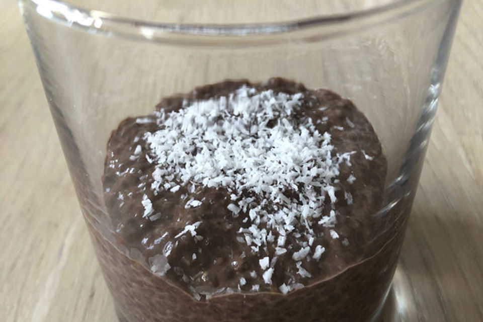 Veganer Chia-Schokopudding