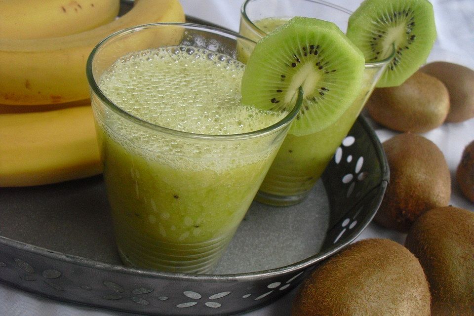 Grüner Kiwi Bananen Smoothie