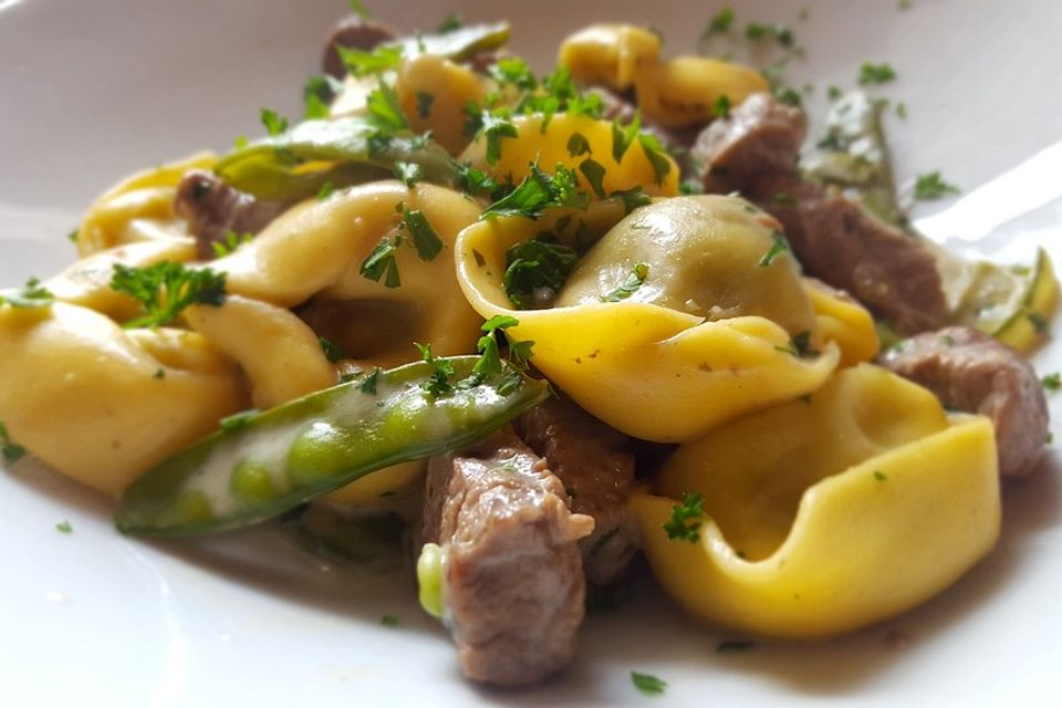 Schnelle Tortelloni-Steak-Pfanne