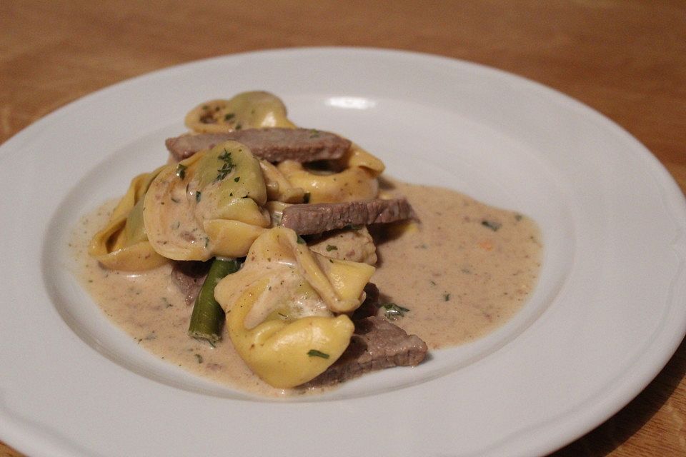 Schnelle Tortelloni-Steak-Pfanne