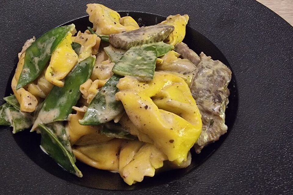 Schnelle Tortelloni-Steak-Pfanne