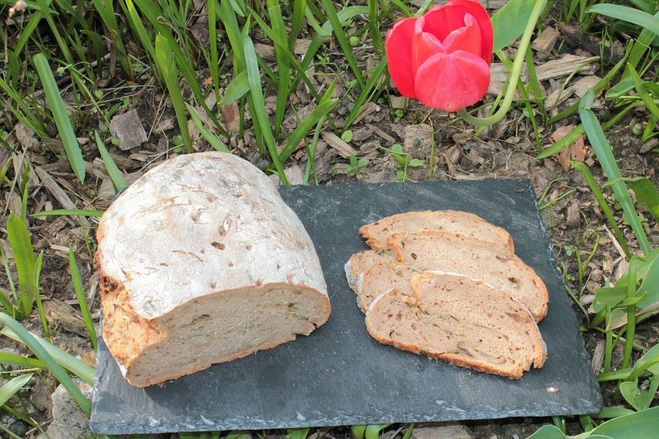 Bärlauch-Vollkornbrot mit Sauerteig