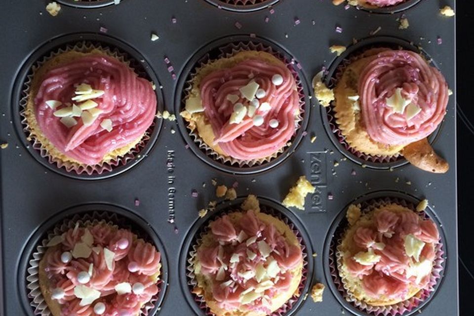 Raspberry Buttercream Cupcakes