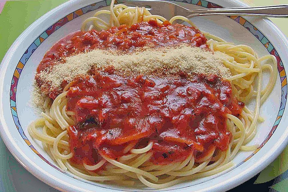 Spaghetti und Tomatensauce