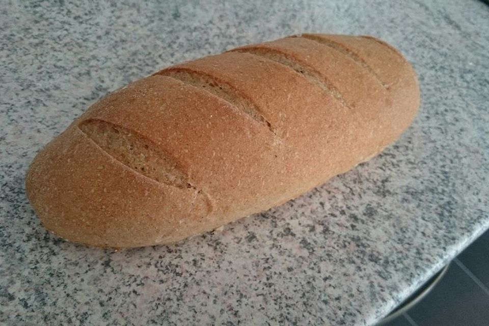 Weizenvollkorn-Baguettebrötchen