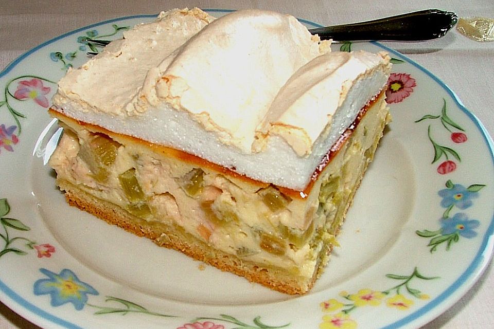 Rhabarberkuchen mit Baiserguss