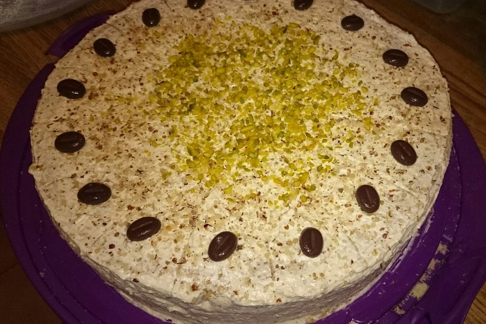 Nuss-Buttercreme-Torte