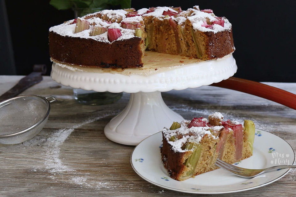 Versunkener Rhabarberkuchen