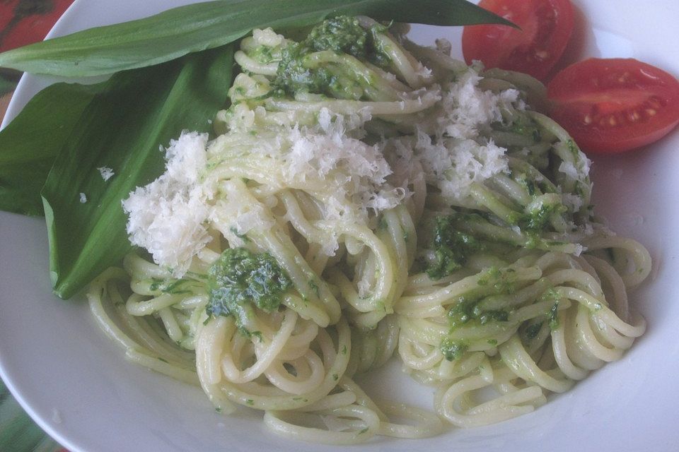 Pasta mit Bärlauchpesto