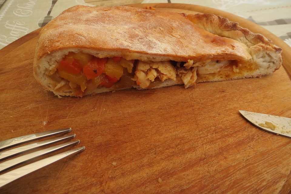 Hähnchen-Paprika-Calzone