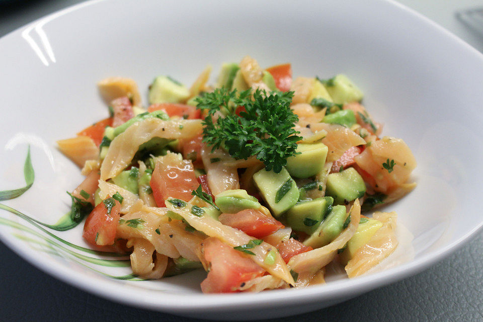 Avocadosalat mit Räucherlachs