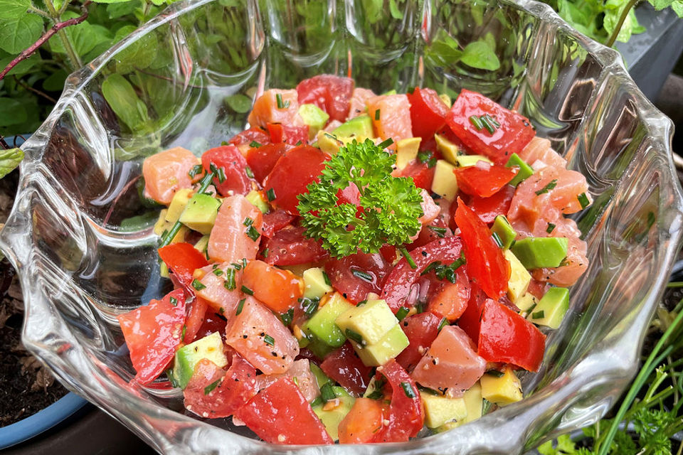 Avocadosalat mit Räucherlachs