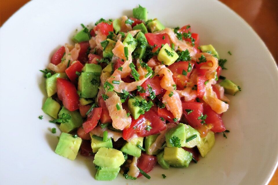 Avocadosalat mit Räucherlachs