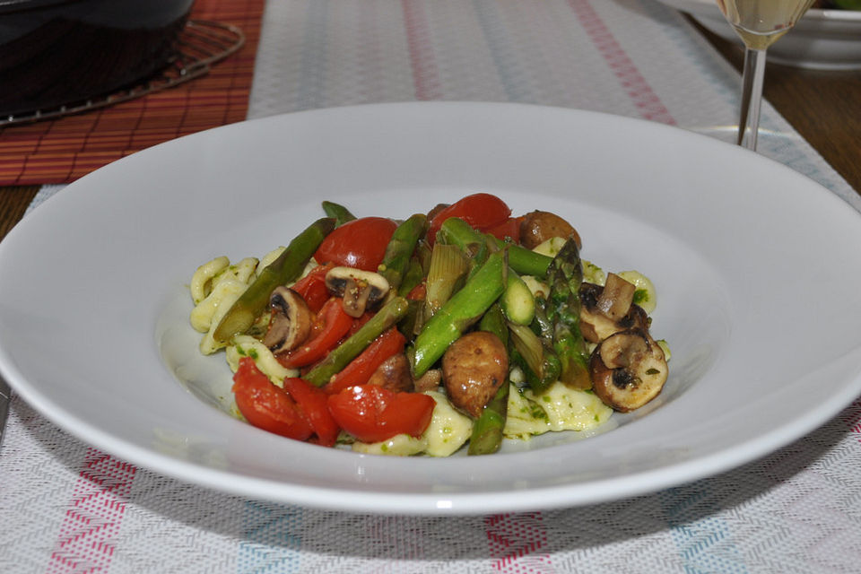 Vegetarische Spargelpfanne