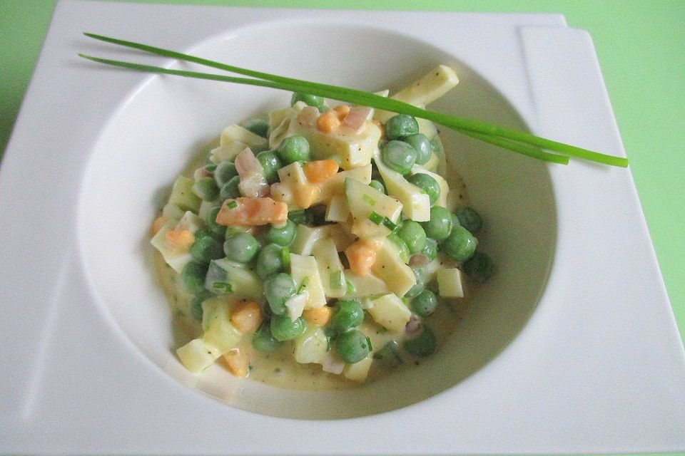 Erbsen-Eiersalat mit Salatgurke